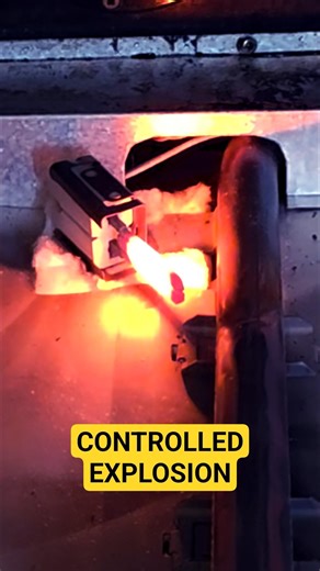 Your gas oven, a controlled explosion. #oven #ignitor #explosion #burner #appliancerepair