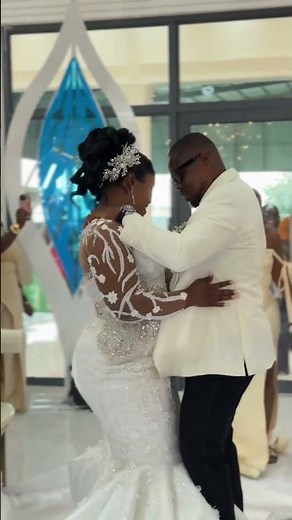 Bride and groom’s grand entrance 👌#weddings