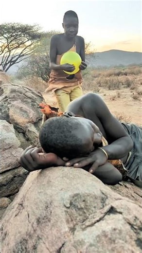 When Hadza plays with a friend #usa #africa #hadzatribe #comedy #thinkbigforafrica #fooz #thegeez