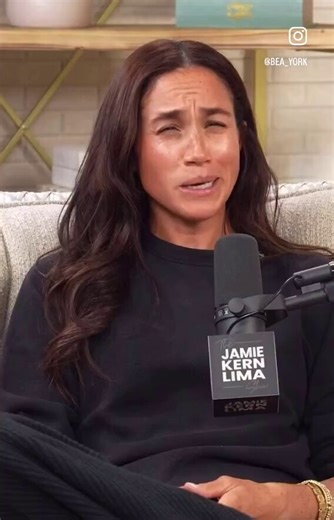 OKAY BUT CAN WE TALK ABOUT THIS “H” SITUATION, BECAUSE THE TIMING IS ACTUALLY INSANE 😭😭Just as the court drops Prince Harry’s old flirty Facebook messages with Charlotte Griffiths (yes, the Mail journalist, the one he was calling “sugar” and missing “movie snuggles” with back in 2011–2012), we find out he was out here signing off as “It’s H, in case you were confused by the name and picture!!!” like it was his standard sneaky little code.And who the hell knows who else he was “H”-ing in the DM