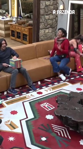 A nossa Queen provando, mais uma vez, que entrega — e não é pouco! Quem aí amou? 👑✨ Acesse RecordPlus.com para assistir à transmissão 24 horas de #AFazenda com seis sinais exclusivos 🔥 #FestaAFazenda