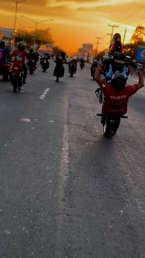 El gallito y compa Javi disfrutando del atardecer de Mexicali 🌅 | 664stunts