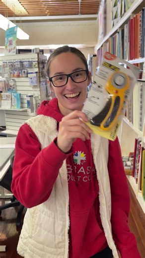 The ergonomic OLFA Craft 45mm Rotary Cutter