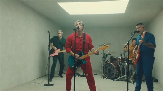 Rock out with All Time Low in a live performance of "The Weather." It's from the iconic pop-punk crew's upcoming album, 'Everyone's Talking!,' out October 17. ⠀⠀⠀⠀⠀⠀⠀⠀⠀ ▶️ https://vevo.visitlink.me/tykyR6 | Vevo