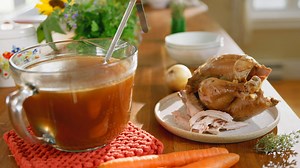 Poulet et bouillon tout-en-un | Cuisinez | Télé-Québec