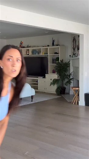 Sarah Caldeira on Instagram: "Had to drop one on the IG real quick 😉 #sarahillustrates #dance #dancelife #explore"