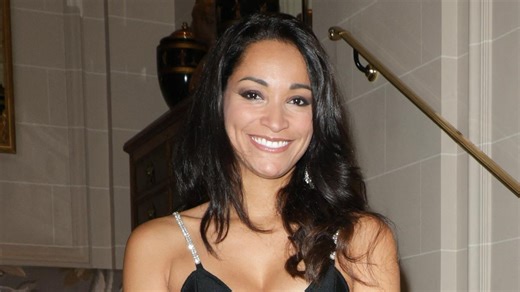 Cindy Fabre “boycottée” par Miss France, elle règle ses comptes : “Je n’ai pas été invitée”