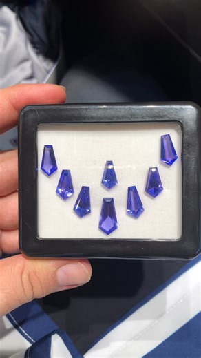 Gemstone_Galaxy on Instagram: "Tanzanite Layout – Fancy Cuts – Tanzania 🇹🇿 A beautiful layout of natural tanzanites presented in assorted fancy cuts showcasing elegant violet-blue to bluish-purple tones with attractive brilliance and depth Each stone displays its own character while maintaining a harmonious overall look making this selection ideal for high-end jewelry designs such as earrings necklaces or bespoke creations Sourced from Tanzania 🇹🇿, this layout highlights the versatility of t