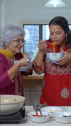 Learn how to make Vegan Curry Laksa from scratch! Fresh ingredients and delicious flavours! #vegan