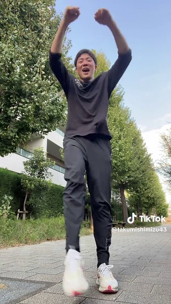 神秘的な倒立挑戦の旅