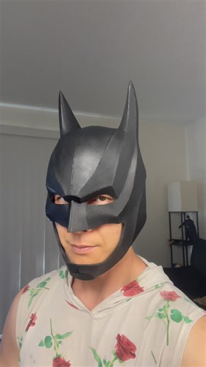 Mengbi Yang on Instagram: "Turning foam into fear 👊🦇 Airbrushing the final layer on this EVA foam Batman mask — from raw build to Gotham-ready. Who needs armor when you’ve got style this sharp? #batmanmask #evaprops #cosplaybuild #airbrushart #foamcraft #batman #cosplayerlife #foamarmor #cosplayprop #cosplaytutorial #diycosplay #batmandesign #gothamknight #batmanfan #evacosplay #cosplayinprogress #batmanstyle #cosplayvideo #timelapseart #cosplayworkshop #airbrushcosplay #foammask #batmancospla