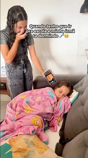 When I have to go to school and my sister is sleeping 💤 🤣 #toiaeana #humor