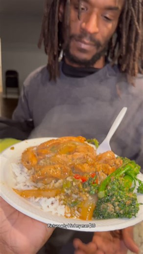 Dr. Jai Johnson on Instagram: "This $10 Pepper Chicken Dinner tastes like TAKEOUT on a budget 😮‍💨🍗🌶️ Tender chicken, sautéed peppers, and a silky soy-garlic sauce… all for TEN DOLLARS. Want the recipe? 👇🏽 Comment RECIPE and I’ll send it to you! #drjaicooks #budgetmeals #dinner #recipes"