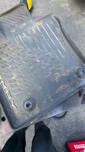 Rubber mats don’t get dirty — they get oxidized and stained from months of grime sitting on the surface. Vacuuming doesn’t fix that. Water doesn’t fix that. A proper detail does. My process: ✨ Cleaner that cuts through oils and road film ✨ Scrub the deep grooves where dirt hides ✨ Pressure rinse for a full reset ✨ Conditioner to restore the finish A clean rubber mat makes your entire interior instantly look fresher. #montgomerycountypa #detailing #clean #detailertip | Delux car care