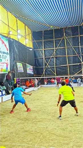 #outdoorbadminton #badmintonhighlights #badmintonlovers #badmintonindonesia #trickshots #shorts #bwf