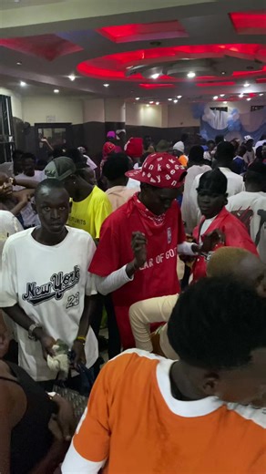 DEE MOON LOUNGE (@dee.moon.lounge3)’s video of Lounge