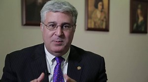 3 hours left for voting!! (takes 1 minute!) 🇱🇧 🇱🇧 #AUB President Dr. Fadlo Khuri supports AUB alumnus Fouad Maksoud in his ground breaking nanotechnology invention of a machine that transforms clothes into a waterproof drug delivery system that heals wounds, burns, diabetic ulcers, and muscle strains. Vote for AUB family Fouad Maksoud on www.starsofscience.com/voting/ | The Lebanese Australian