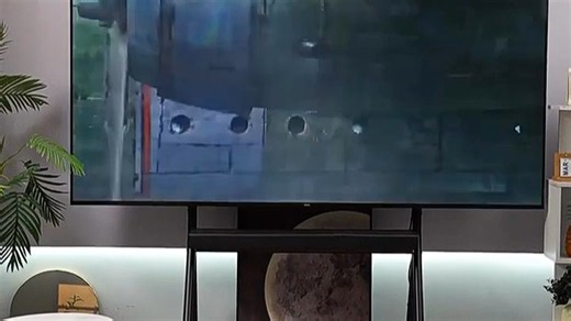 告别反光困扰，TCL T6K电视让你白天追剧更清晰！搭载Mini LED技术与高亮度屏幕，强光下画面依旧通透亮丽，客厅观影不再受光线限制，沉浸体验每一刻精彩。