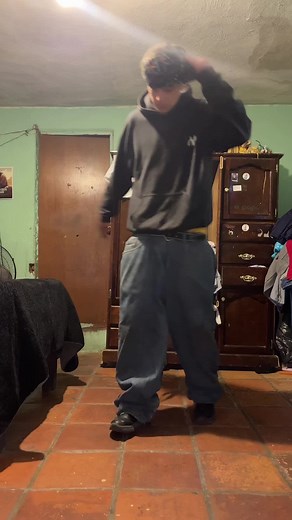 Videos de Trix Retiz (@roberetiz) con “La Cumbia Hexagonal La Tropa Colombiana - Cumbias Regias De MTY NL”