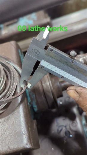 HSS tool cutting on lathe machine highspeed #00latheworks #metalwork ‪@CncFrezar‬ ‪@CrazyLathe‬