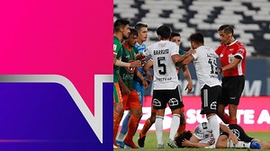 1.4M views · 14K reactions | A instantes del final del partido ante Club Deportes Cobresal Oficial, Maximiliano Falcón encontró la pelota dentro del área tras un córner y cuando intentó definir, recibió un golpe de Pablo Cárdenas. El VAR alertó al juez del encuentro, Francisco Gilabert, quien se ayudó con las imágenes y decidió no sancionar la pena máxima. ¿Qué tal? 樂 | TNT Sports Chile | Facebook