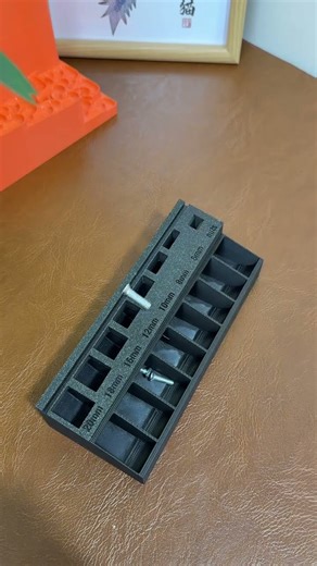 I can play with this screw class box for a day