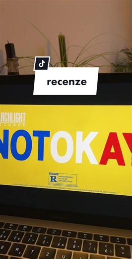 NOT OKAY 🤳🏽 Honzova recenze // ig:honza_vhrlk #notokay #notokaymovie #zoeydeutch #honzovarecenze #recenze #review #recenzie #movie #film #movietok #filmtok #filmczsk #filmcz #filmsk #filmyczsk #filmycz #ceskefilmy #influencer #filmovarecenze #filmreview #filmrecommendation #disneyplus #disneyplusczsk #disneypluscz #disneyplussk