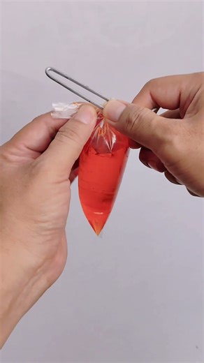 very easy, how to tie the plastic popsicle sticks is guaranteed to be neat and strong #popsicles ...