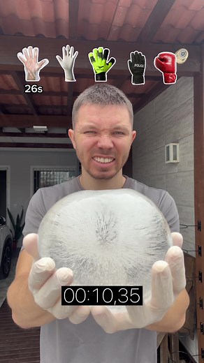 Quanto tempo cada luva segura um gelo? 🧊🥶 #experimento #curiosidades #viral