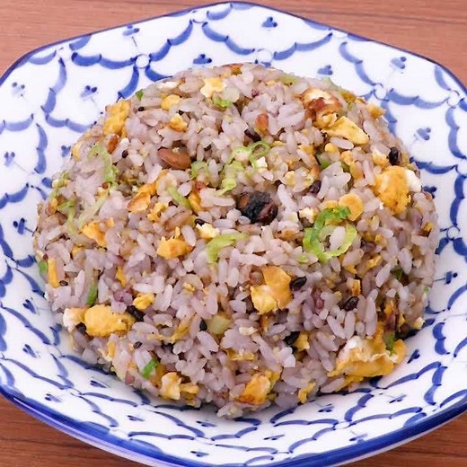 雑穀米を活用！ 雑穀チャーハンのレシピ動画・作り方 | デリッシュキッチン