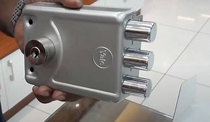 What Is a Rim Lock: Pros And Cons, And How to Best Use It