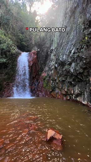 Escape the Ordinary. Discover Pulang Bato Falls! 🍁 Ready for an adventure that will take your breath away? Immerse yourself in the natural beauty of Pulang Bato Falls in Negros. Crystal-clear waters cascading down red rock formations await you. Perfect for swimming, picnicking, and reconnecting with nature. Book your unforgettable escape today! For inquiries: 📞 Call: 0967 267 7716 ✉️ Message: Mickey Travel and Tours FB Page #FindYourFalls #NegrosAdventures #PulangBatoFalls #TravelPhilippines #