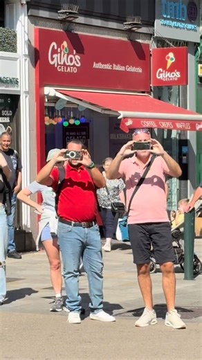 We’re amazed by how many people stopped for this song😊 Live recorded on Grafton Street❤️ #buskers #streetperformers #livemusic | keywestofficial