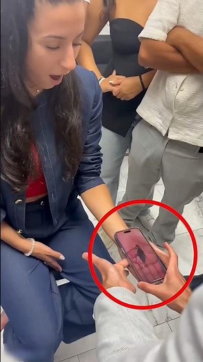 😳How cockroaches appear from cell phones