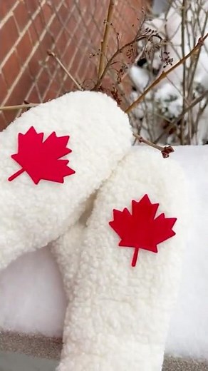 DIY Sherpa Fleece Mittens | Free Pattern