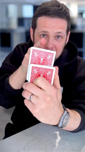 Ash Marlow | Easy Simple Card Tricks 😮 #magic #tutorial #learn | Instagram