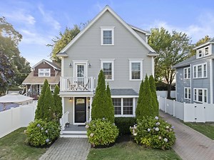158 W Elm Ave, Quincy, MA 02170 - MLS 73438830 - Coldwell Banker