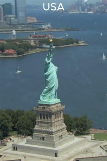 New York : The USA and also, The World's Financial Center