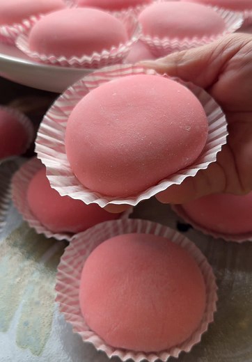 Delicious Homemade Strawberry Mochi Recipe