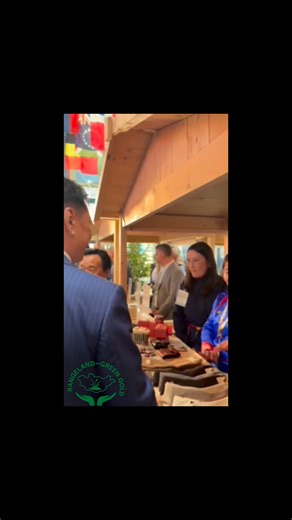 Итали улсын Ром хотод болж буй Нүүдлийн Мал Аж Ахуй Эрхлэгчдийн олон улсын жилийн нээлтэд Монголын бэлчээр судлалын Ногоон-Алт Төв “Хариуцлагатай Нүүдэлчин” бүтээгдэхүүнүүдээр оролцож байна. Бэлчээрийн мал аж ахуй зохистой дадлын стандарт MNS:6891 2025 #Хариуцлагатай_Нүүдэлчин Монгол улсын үндэсний үндэсний стандартаар баталгаажсан гарал үүсэл нь тодорхой мөшгих тогтолцоо бүхий бүтээгдэхүүн, баталгаажсан үйлдвэрүүд оролцож байна. * * * At the official launching of the International Year of Range