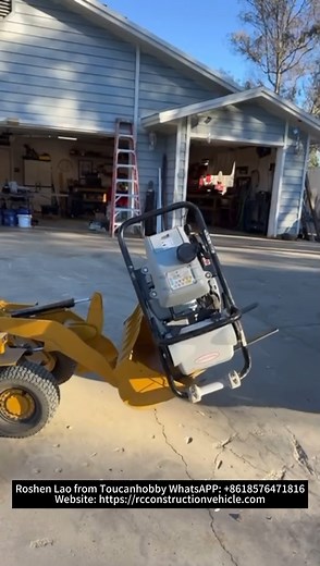 50K views · 794 reactions | This looks ABSOLUTELY UNBELIEVABLE!  The moment the 1/7 CAT 988 Hydraulic Loader unloads cargo from your truck, it’s just like a mini real machine – every move mimics the actual equipment PERFECTLY, and it’s PACKED with raw power!#model #rcconstruction #loader #hydraulic #RC #construction #hydraulicrc #modelling #modellife #scalemodel #rccars #rchobby | Toucanhobby | Facebook