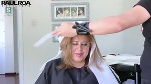 Balayage en disposición, diagonal, horizontal y vertical Base cosmética 8-11 con 30 volúmenes de Wella, Balayage con decolorante y 20 volúmenes, después de lograr el fondo de aclaración amarillo pastel, se aplico el 10.69 de Ilumina de Wella con 10 volúmenes en las mechas | RAUL ROA ESTILISTA