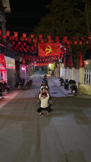 Các con bướm boy phố: Hành trình khám phá mùa xuân