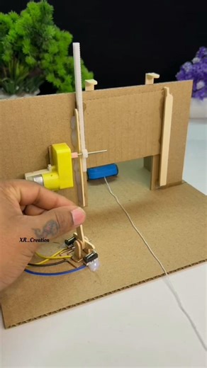 Automatic Folding Door with DC Motor 😱 | DIY Smart Door #Shorts #toys #doorholder