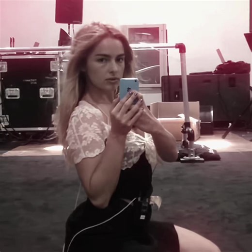 she’s so beautiful omg 😍 @Addison #addisonrea #fameisagun #edit #blurrr