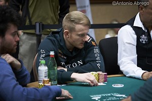 How to Think Like a Poker Pro (River Strategy Analysis)