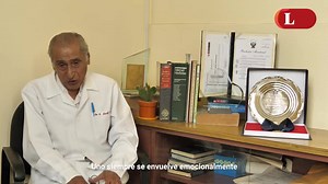 675K views · 31K reactions | ‍⚕ ¡Médico sanmarquino de vocación! A sus 101 años, el neurólogo y psiquiatra de nuestra universidad, Raúl Jerí, comenta sobre sus experiencias a lo largo de su destacada carrera. En la actualidad, el sanmarquino con vocación eterna, no piensa en el retiro y brinda sus servicios como consultor honorario en el Hospital Nacional Dos de Mayo.  | Universidad Nacional Mayor de San Marcos | Facebook