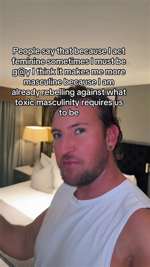 Flamboyant Straight Men: Redefining Masculinity