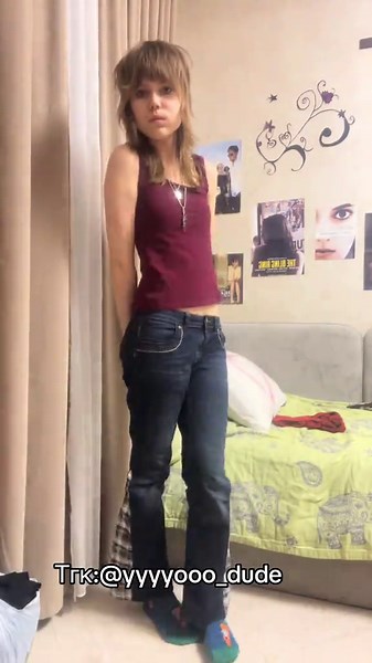 DIY Bell-Bottom Jeans Without a Sewing Machine