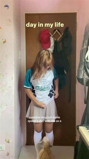 brea on Instagram: "spend a day w me as a student jock on her first official photoshoot! 💙 #spendthedaywithme #dayinmylife #diml #studentjock studentlife @photoxmedia.studios @rx931radio1 @rx931"